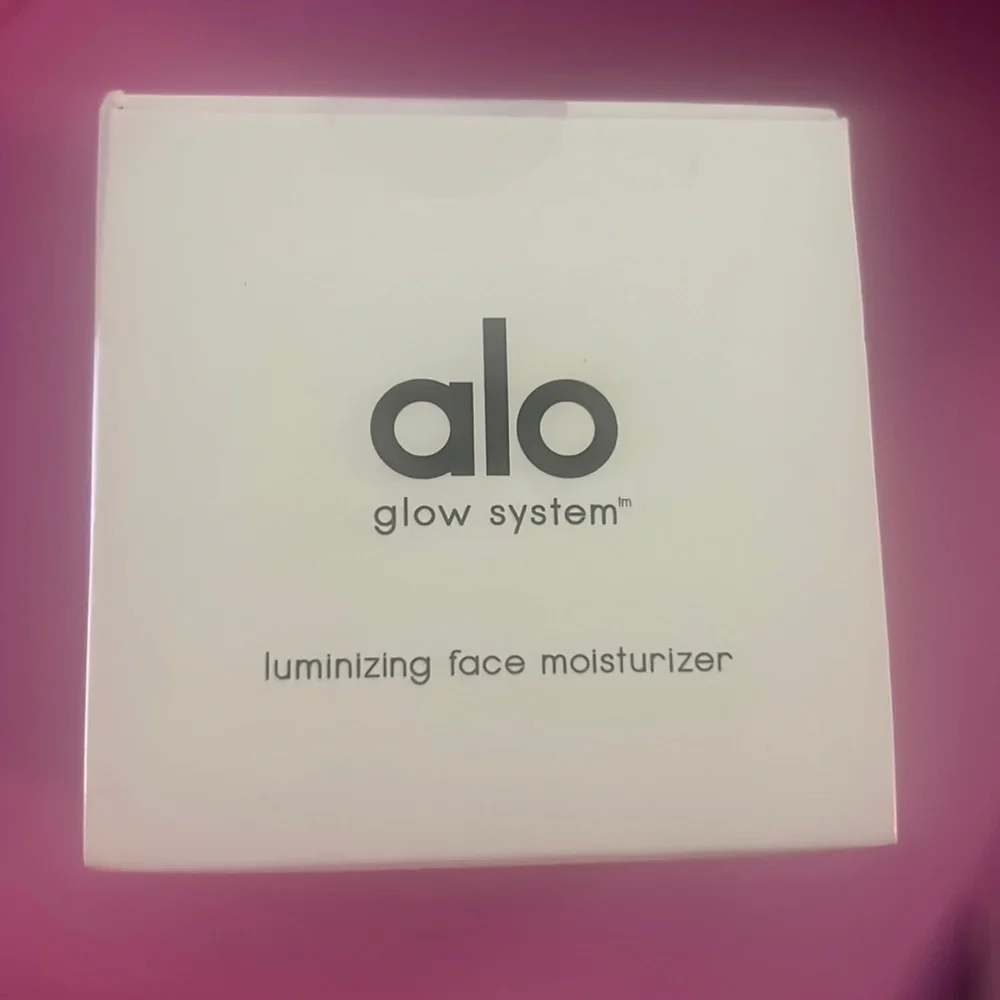 alo glow system luminizing face moisturizer​​​​